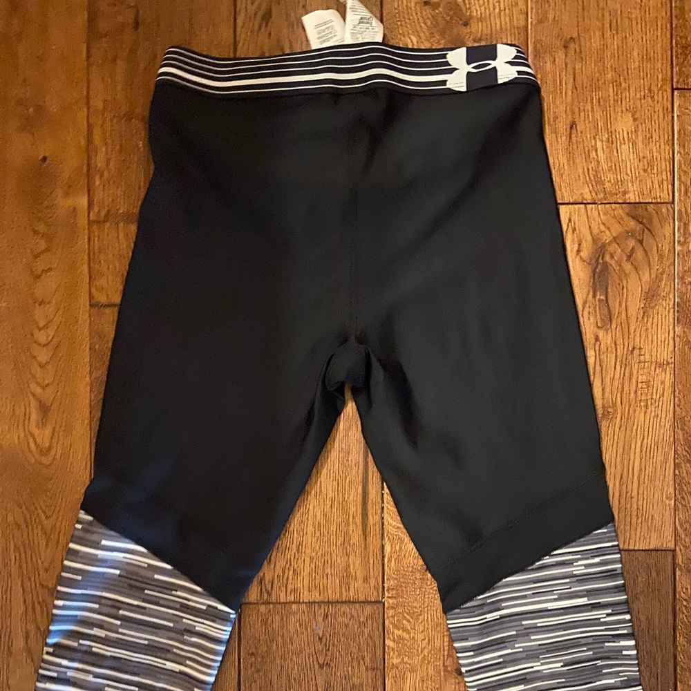 Set of 2 UA leggings heat gear